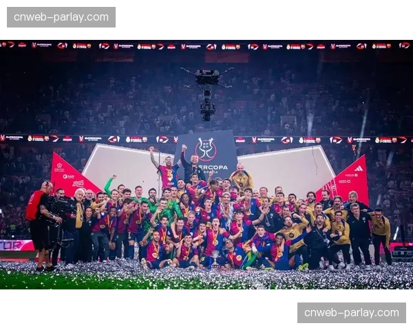 通讯：跟随足球摄影师的一天，记录国家德比背后的工作